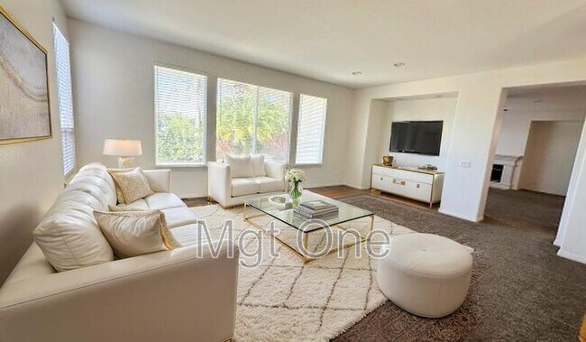 Building Photo - 7 Southern Hills Dr