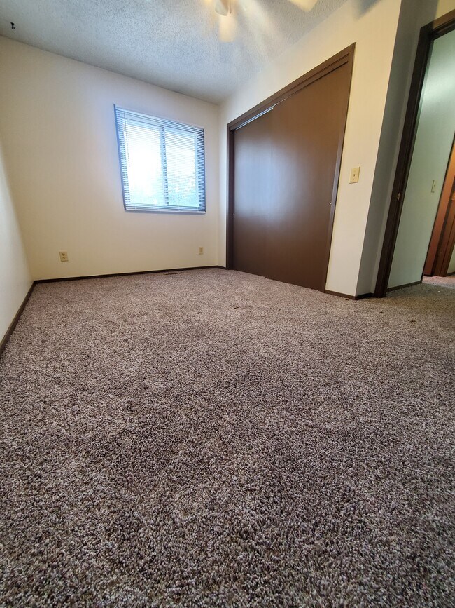 Building Photo - 310 Clymer Rd