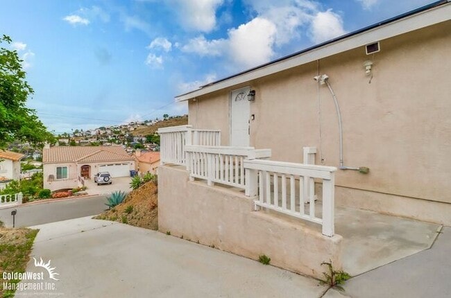 Building Photo - Relaxing 3Bdm 2Ba Single-Family Home in Spring Valley Neighborhood!