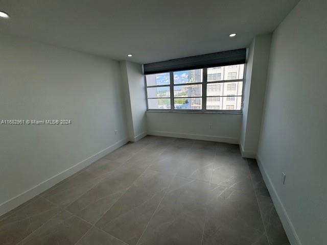 Building Photo - 2 bedroom in Aventura FL 33160