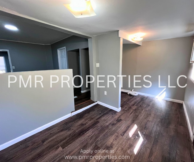 Building Photo - 2 Bedrooms/1 Bathroom House