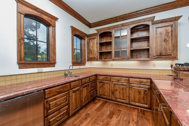 Building Photo - 10 Player Pond Pl