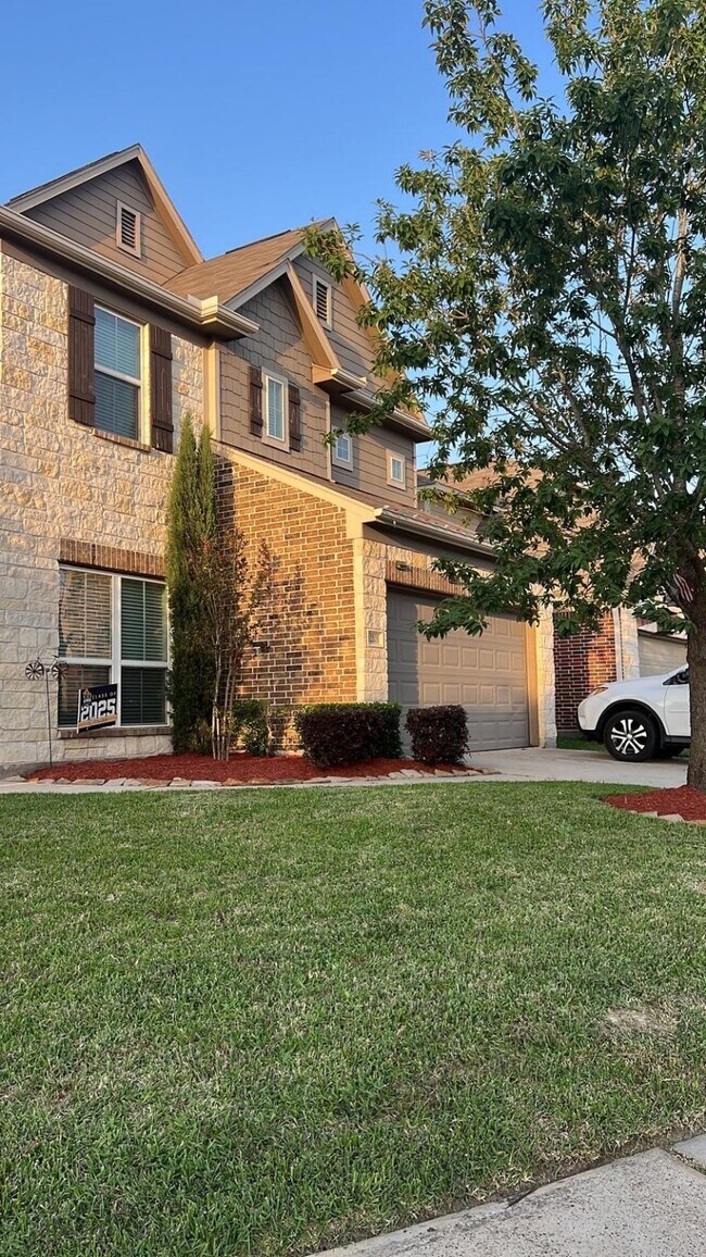 Primary Photo - 12203 Elm Orch Trl