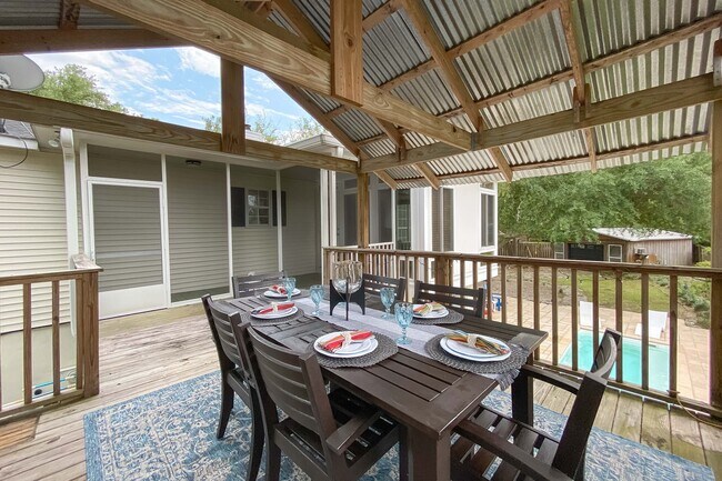 Building Photo - 2009 Wedgewood Cir