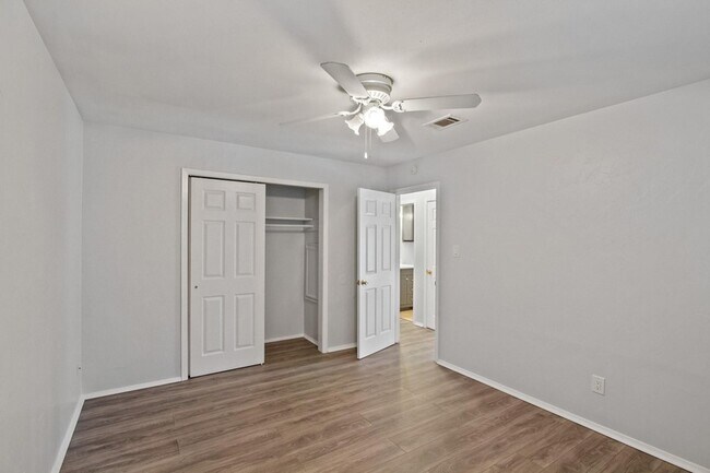 Building Photo - 1435 Silverpines Rd