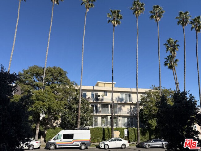 Building Photo - 843 4th St