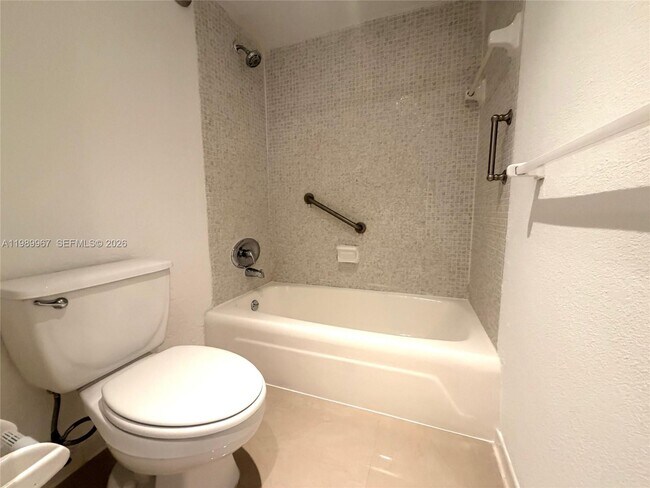 Building Photo - 4001 S Ocean Dr