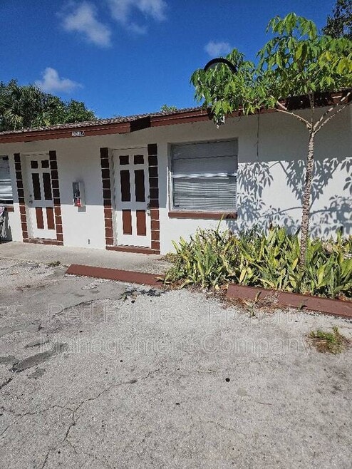 Building Photo - 3812 Desoto Ave