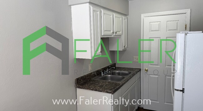 Building Photo - 1626 Darst Ave