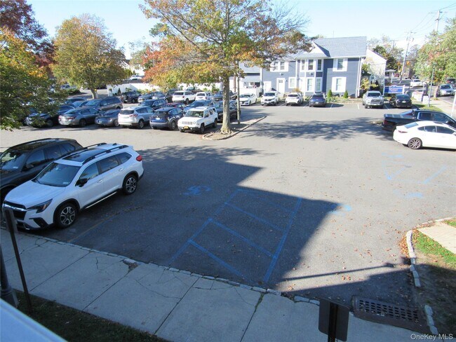 Building Photo - 131 Roanoke Ave