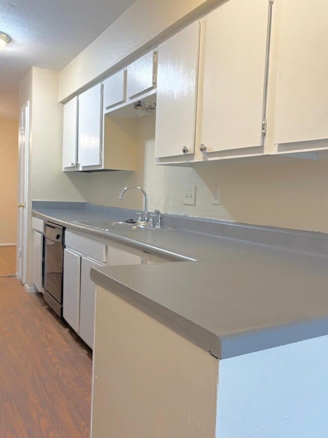 Building Photo - 6200 W Tidwell Rd