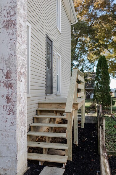 Building Photo - 6018 Carpenter St