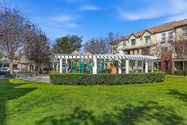 Building Photo - 40203 Antigua Rose Terrace