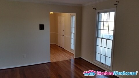 Building Photo - 1213 Golf Course Dr