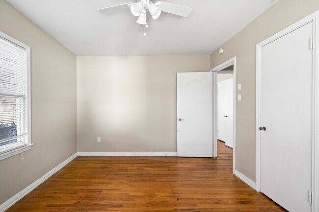 Building Photo - Vintage Home w/ Large Backyard, Minutes from TTU & Medical