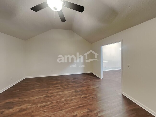 Building Photo - 2219 Brick Way