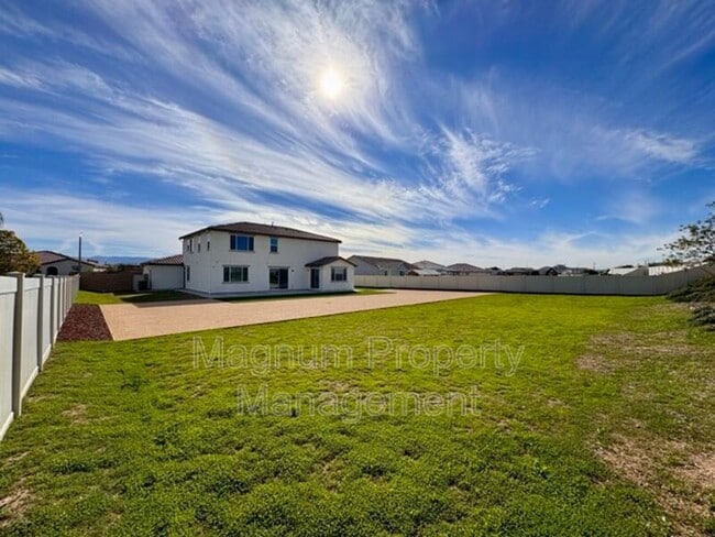 Building Photo - 31310 Reserve Dr