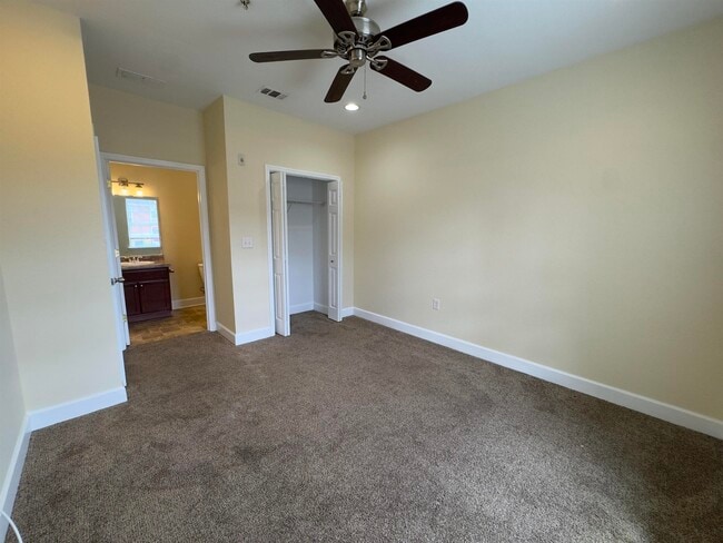 Building Photo - 1846 Belle Vue Way
