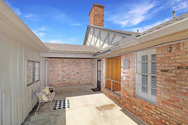 Building Photo - 7610 Meadow Oaks Dr