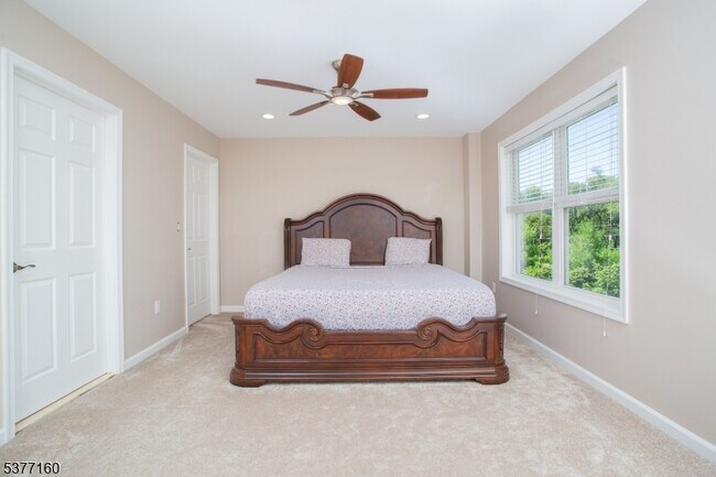 Building Photo - 24 DeCroce Ct