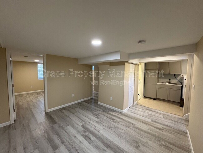 Building Photo - 4925 Clay St