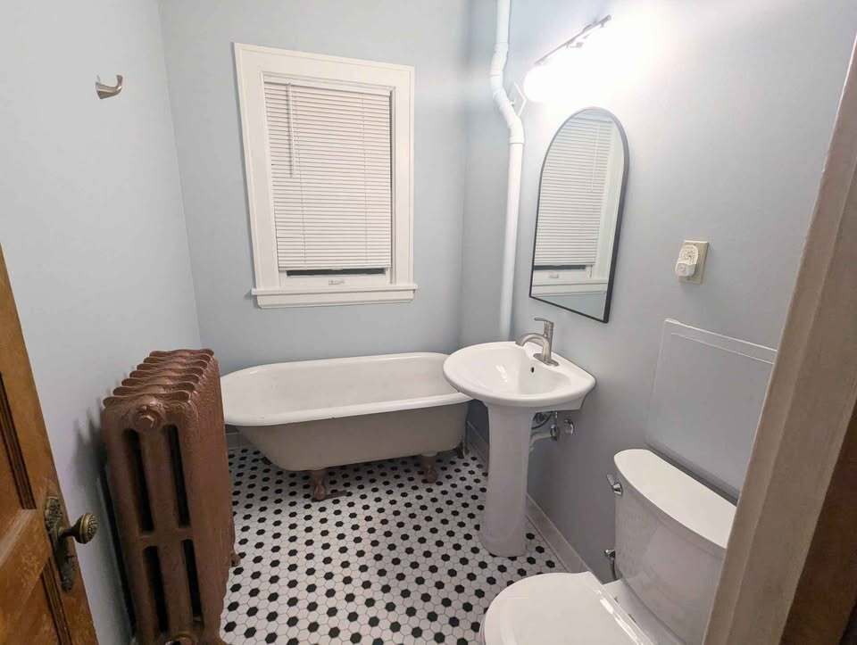 Building Photo - 1525 Elliot Ave