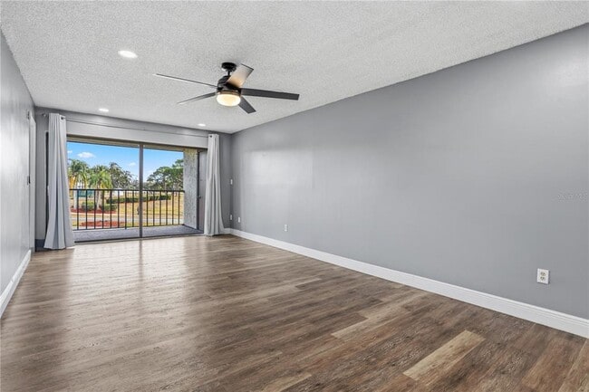 Building Photo - 6062 Willowpointe Cir