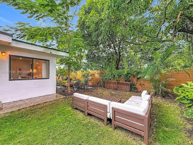 Building Photo - 1367 NW 41st St