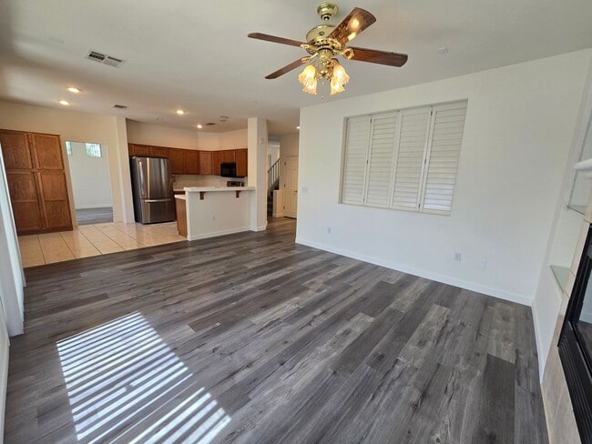 Building Photo - A Fabulous 3 Bedroom Home in Seven Hills