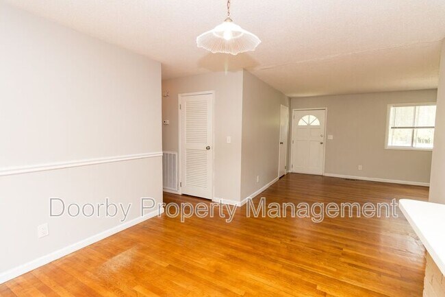 Building Photo - 7911 Hixson Pike