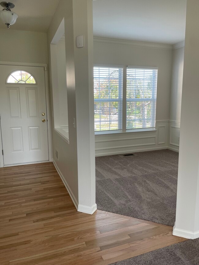 Building Photo - 4270 Sonata Dr