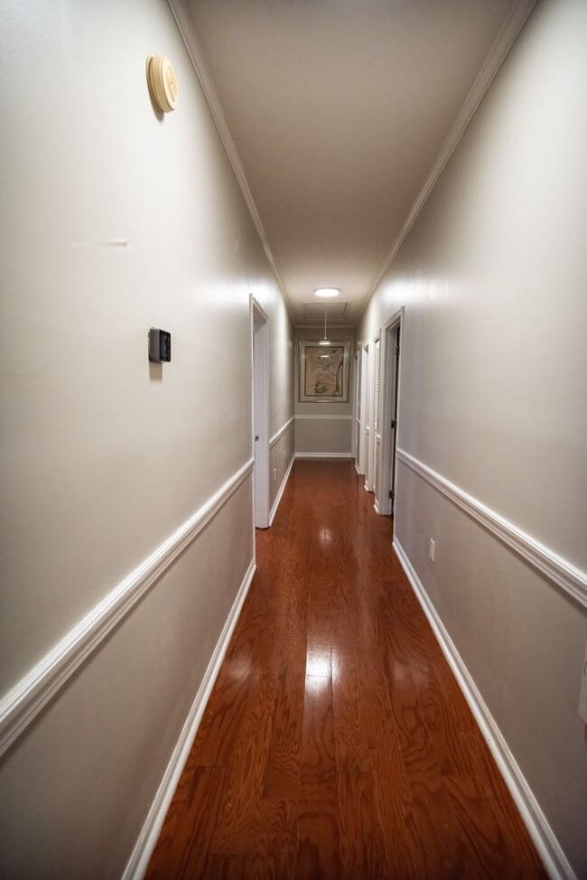 Building Photo - 7007 Dorsey Dr