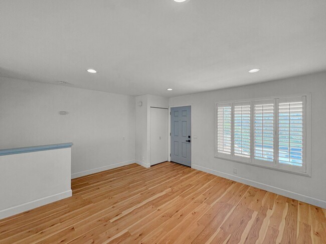 Building Photo - 8320 Via Sonoma