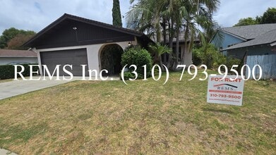 Building Photo - Large 4 Bedroom Single-Family Home with Pool & 2-Car Garage