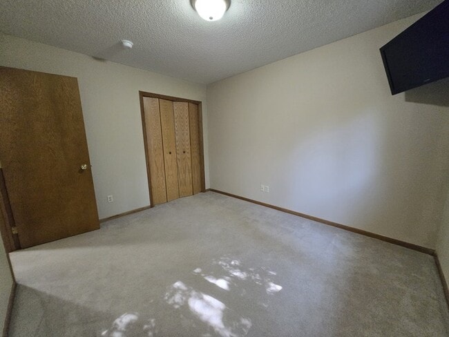 Building Photo - 5038 W Elm Ct