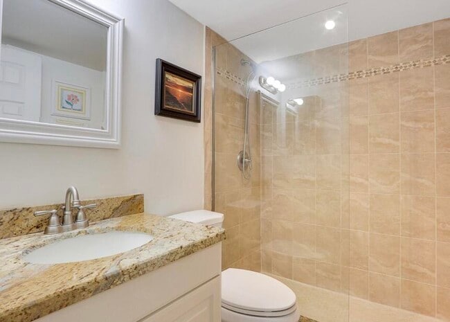 Building Photo - 353 S US Hwy 1