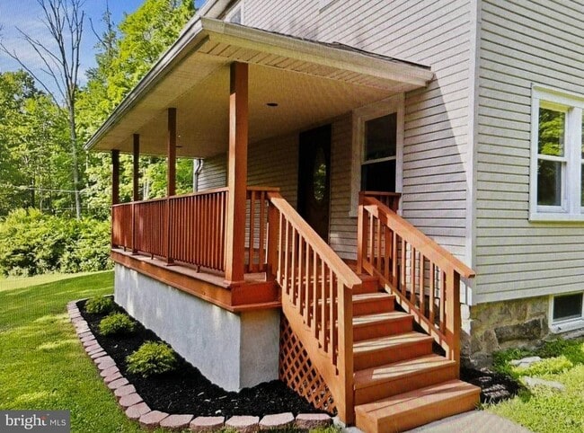 Building Photo - 575 Mt Nebo Rd