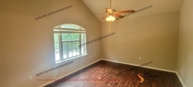 Building Photo - Townhome in Southlawn