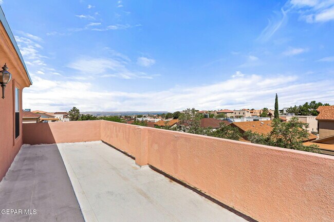 Building Photo - 6377 Franklin Ridge Dr