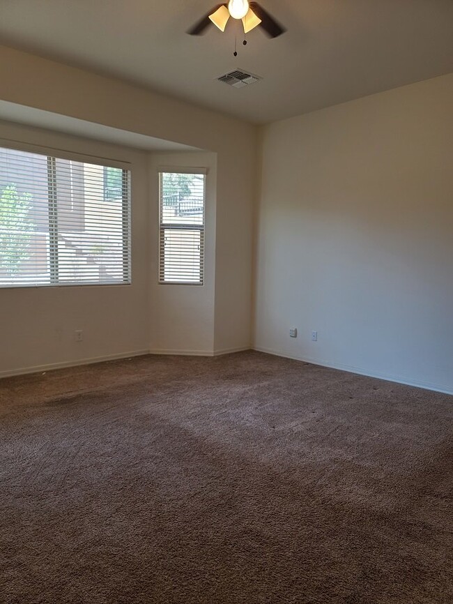 Building Photo - Spacious 4 Bed, 3.5 Bath Anthem Home with Modern Amenities and Prime Location