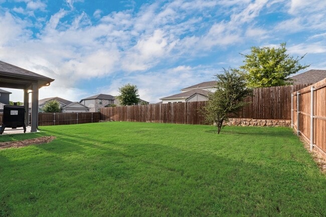 Building Photo - 2536 Peoria Dr