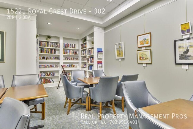 Building Photo - 15221 Royal Crest Dr