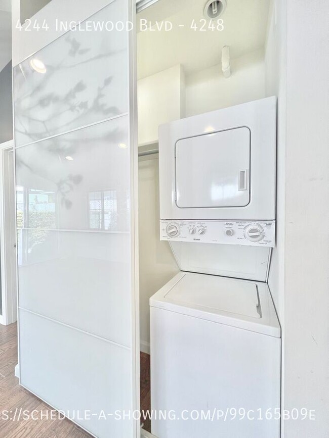 Building Photo - Beautiful remodeled 2 Bedroom + 2 Bath + L...