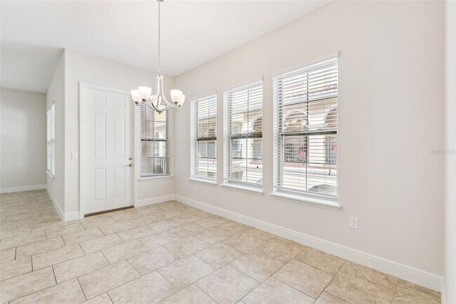 Building Photo - 2333 Lobelia Dr