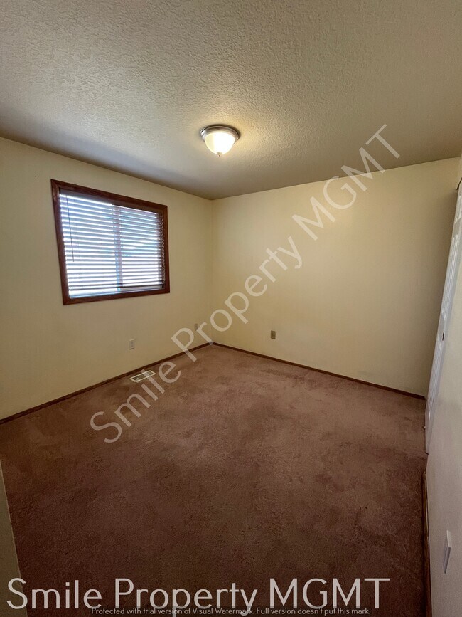 Building Photo - 215 SE 91st Ave
