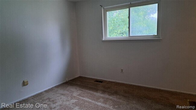 Building Photo - 30525 Cherry Ave