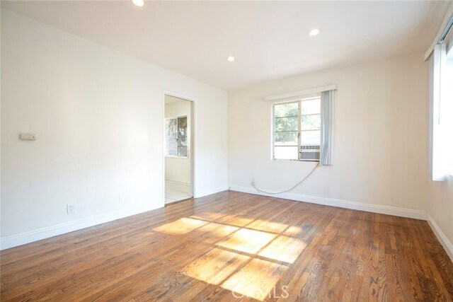 Building Photo - 347 W Dryden St