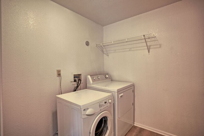 Building Photo - 3025 W Stuart St