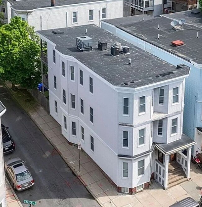 Building Photo - Marine Rd