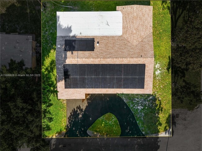 Building Photo - 2600 NW 68th Way